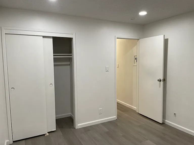 Zelma Apartments — Photo 12