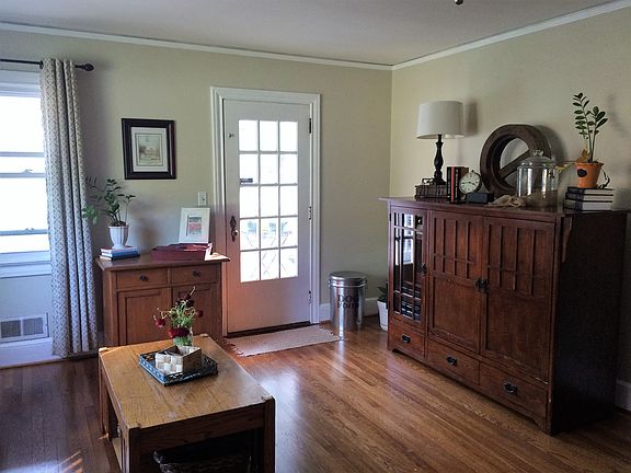 2nd image of 112 Cammer Ave