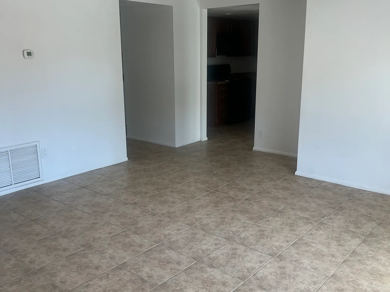 3 bed, 1432 sqft, $1,800 — Photo 4