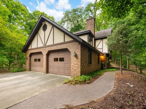 9576 Hillside Dr, Bridgman, MI 49106