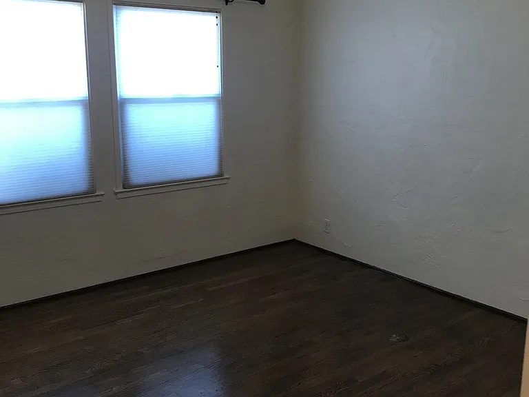 407 Montgomery St — Photo 9