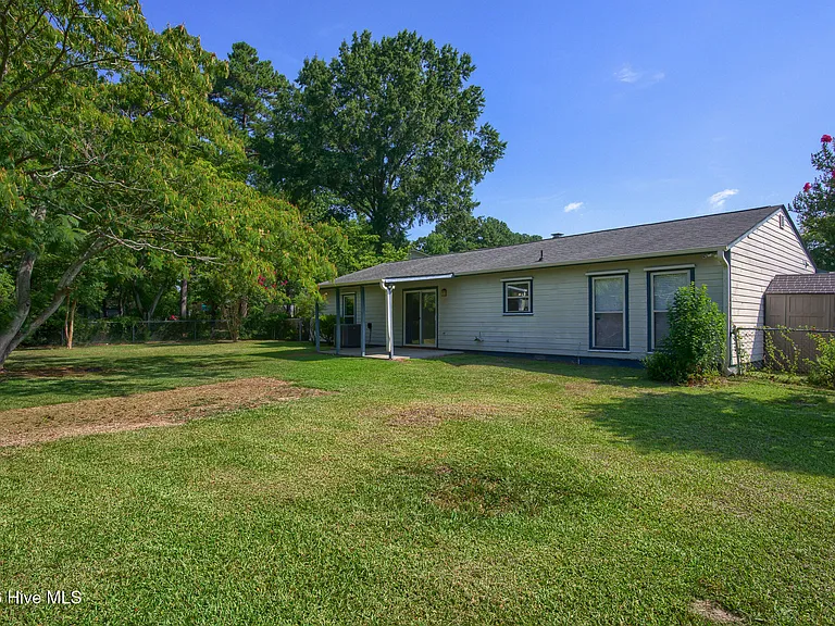 305 W Willowood Ln — Photo 9