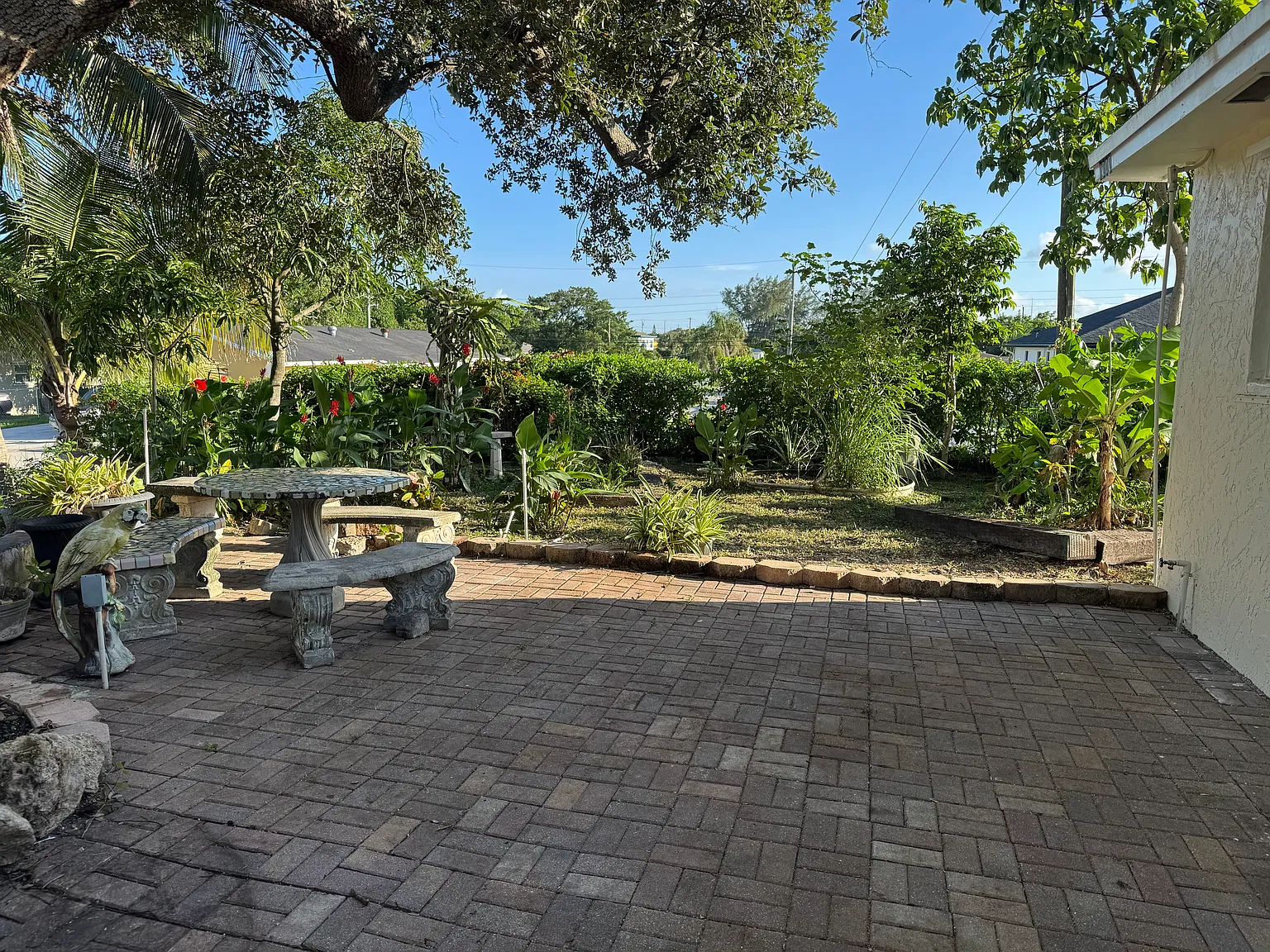 3 bed, 1274 sqft, $2,900 — Photo 3