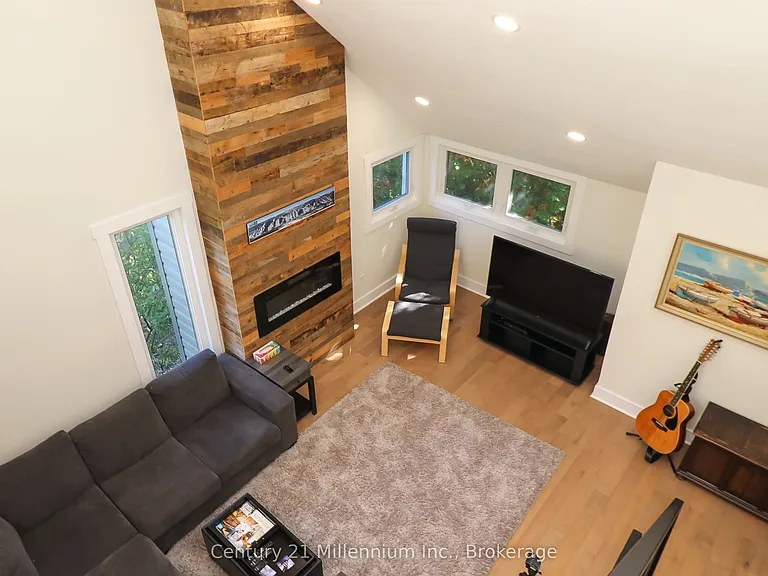 194 Escarpment Cres — Photo 20