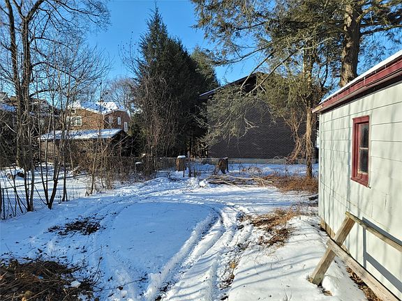 4th image of 42 Baldwin St