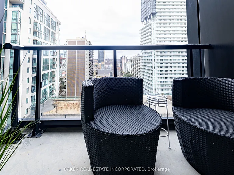 223 Redpath Ave #807 — Photo 18