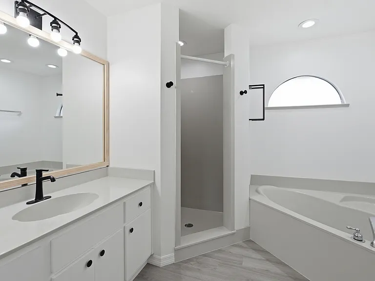 10924 SW 48th Ter — Photo 13