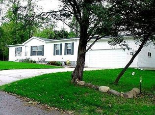 320 4th St, Rio, WI 53960