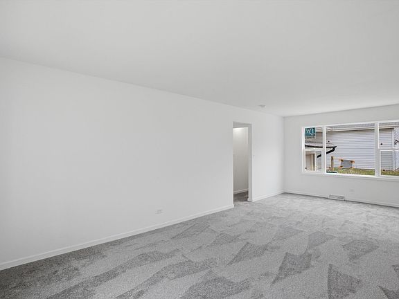 4th image of 54 Hillcrest Ave