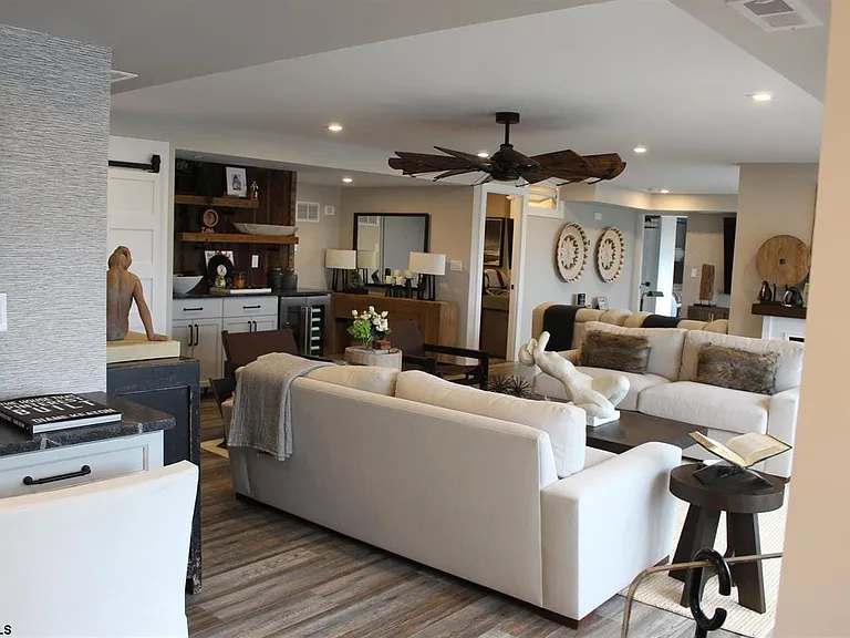 2700 Atlantic Ave #701 — Photo 8
