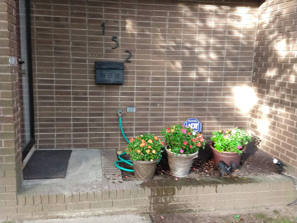 1st image of 152 George St