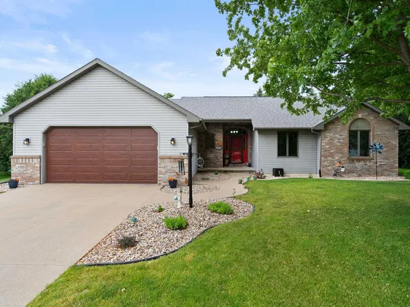 W2585 Oakbrook Ct, Appleton, WI 54915