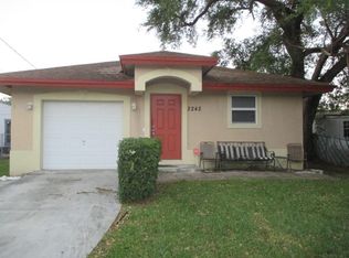 2242 Thomas St, Hollywood, FL 33020