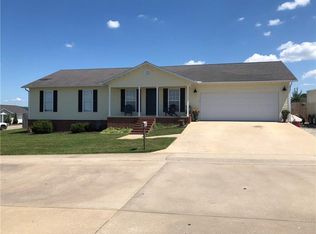 702 Paradise Heights Dr, Berryville, AR 72616