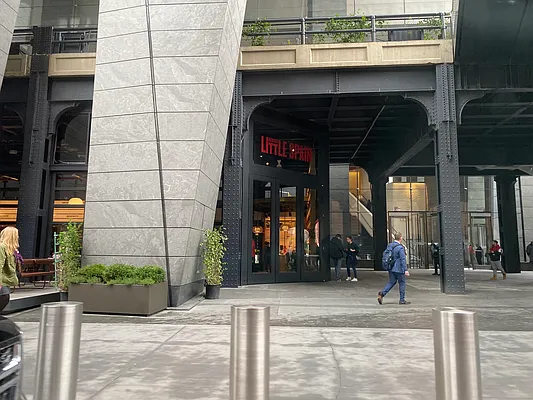 Rented by Gulia Wang, LREB | media 48