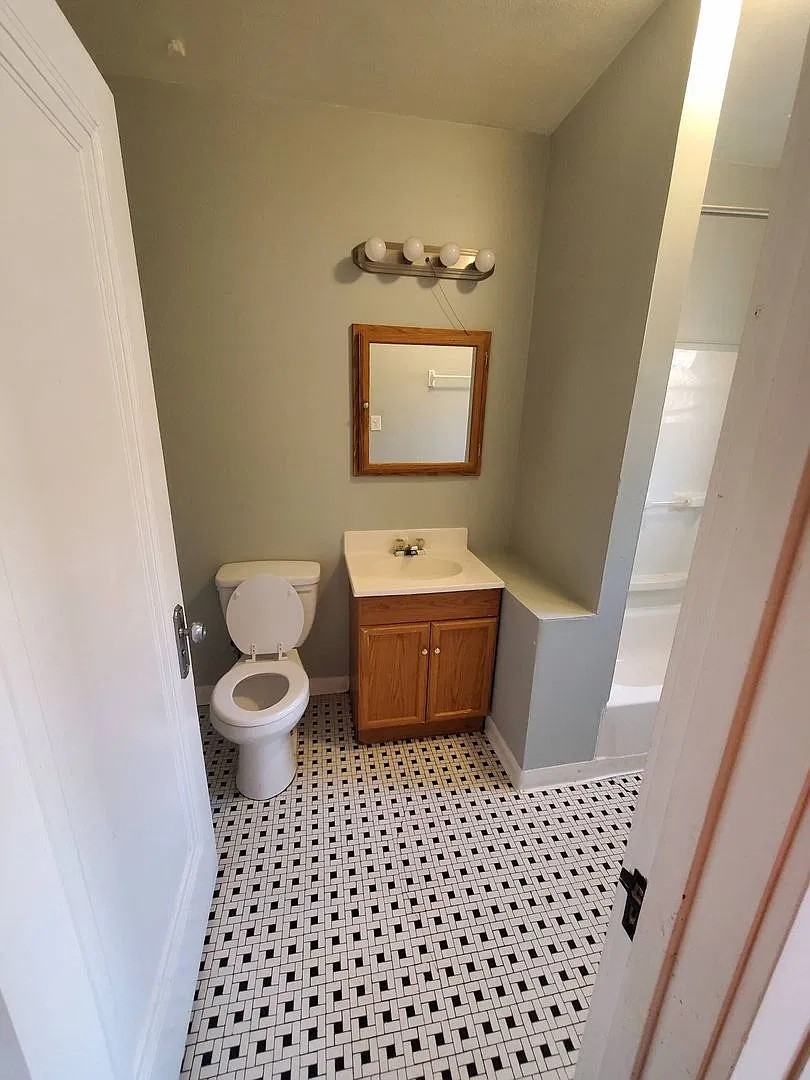 4226 W. Highland Blvd. - 8 Unit — Photo 4