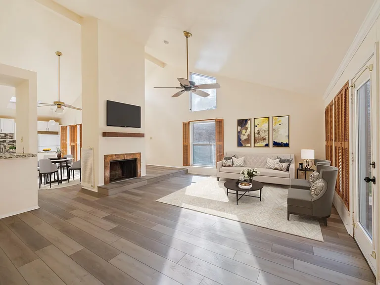 4330 Willow Beach Dr — Photo 5