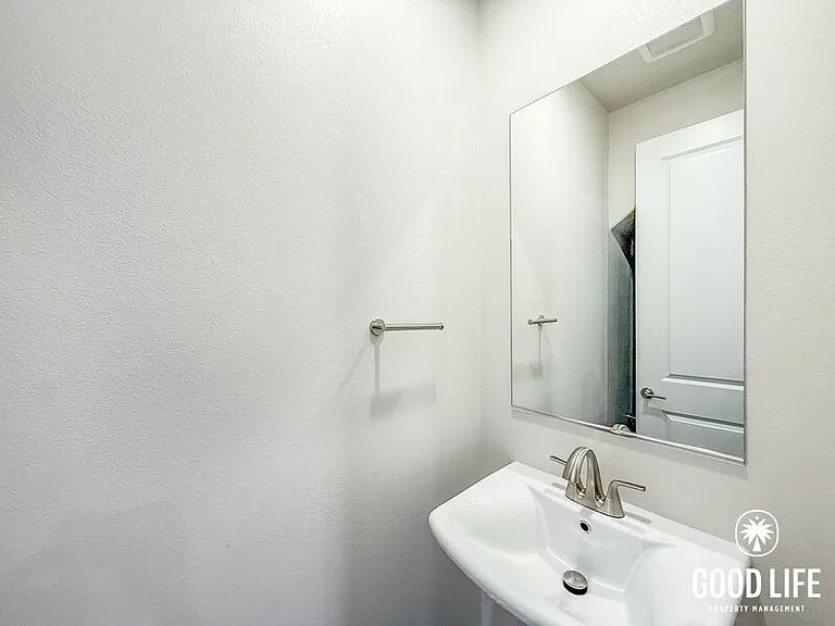 9194 Connolly Ln — Photo 4