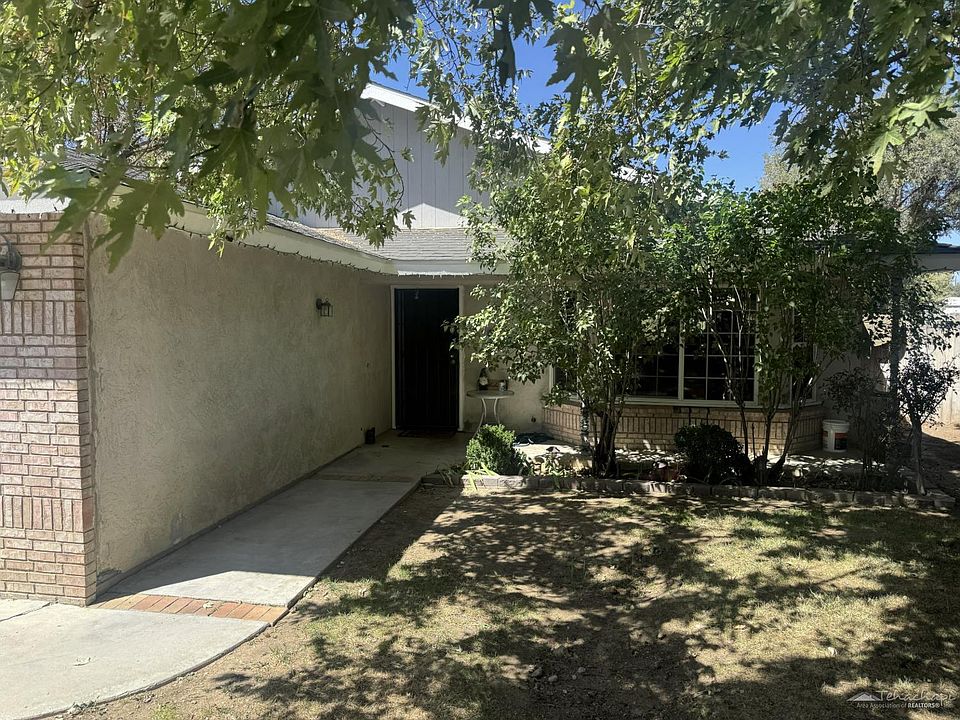 1st image of 22751 Lake Dr