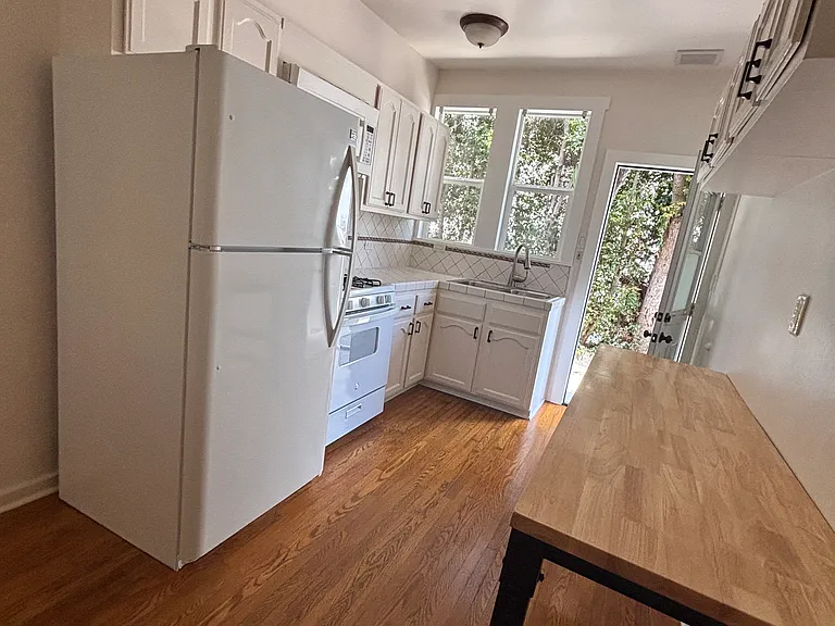 1334 N June St #1334 & 1/2 — Photo 7