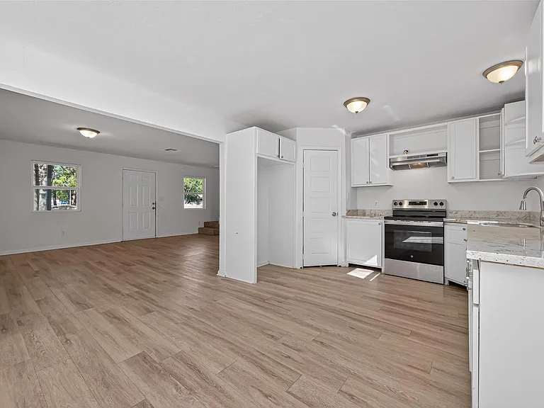 170 Walter Dr — Photo 19