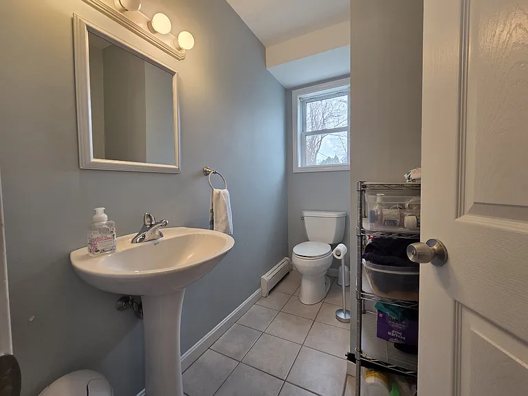 326 Long Sands Rd #B — Photo 8