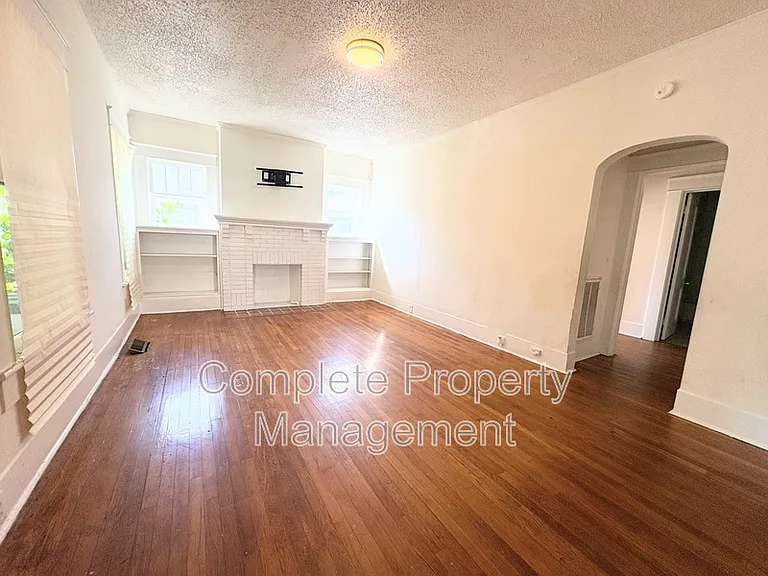 4232 Terrace S — Photo 2