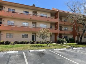 8810 W McNab Rd, Fort Lauderdale, FL