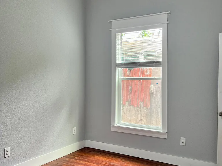 2618 Colonial Ave — Photo 7