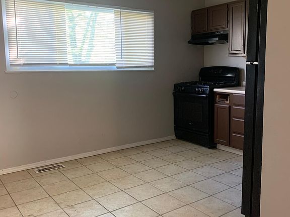 2nd image of 1817 Prior Dr