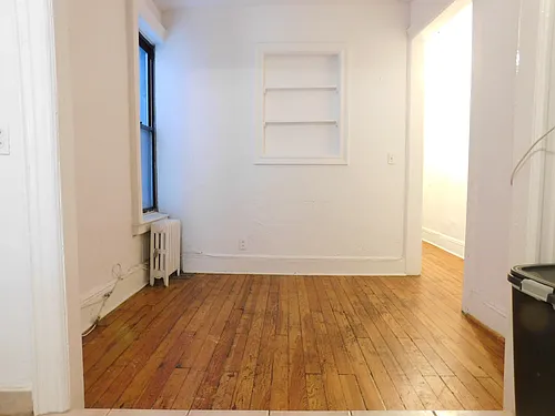 302 E 94th St #2D Photo 1