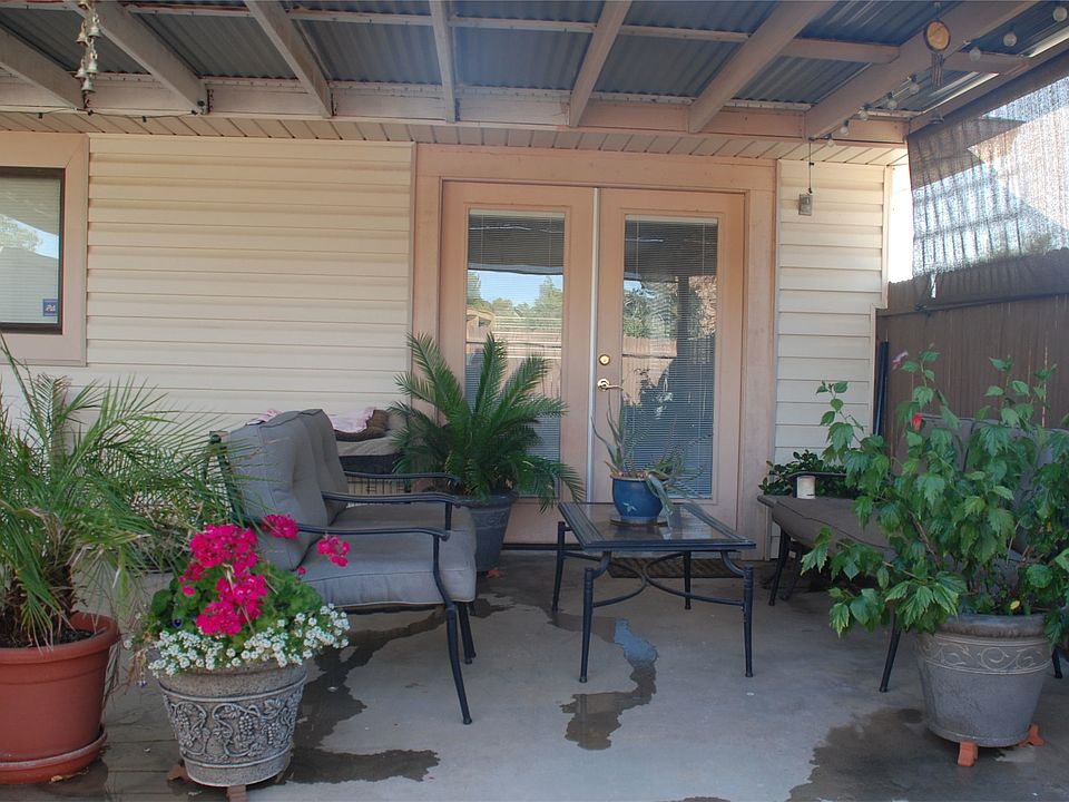 delightful covered patio