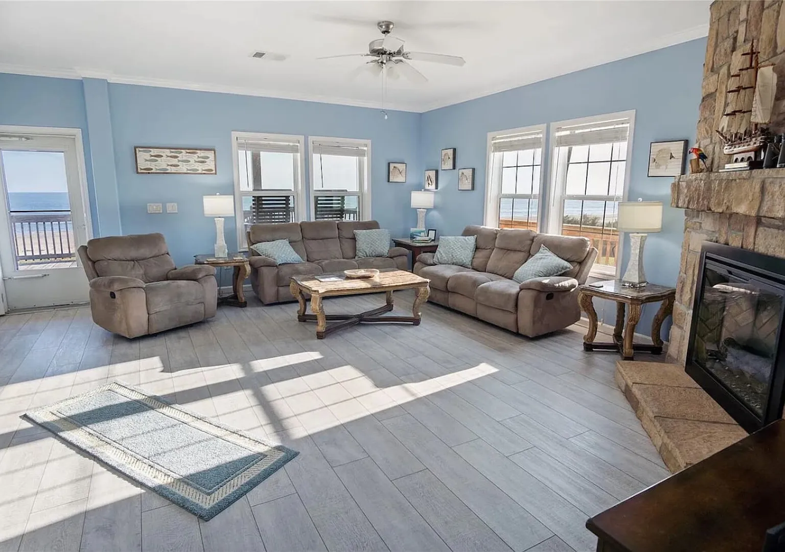 Beachfront Home w/ Huge Deck, Sleeps 10 — Photo 2