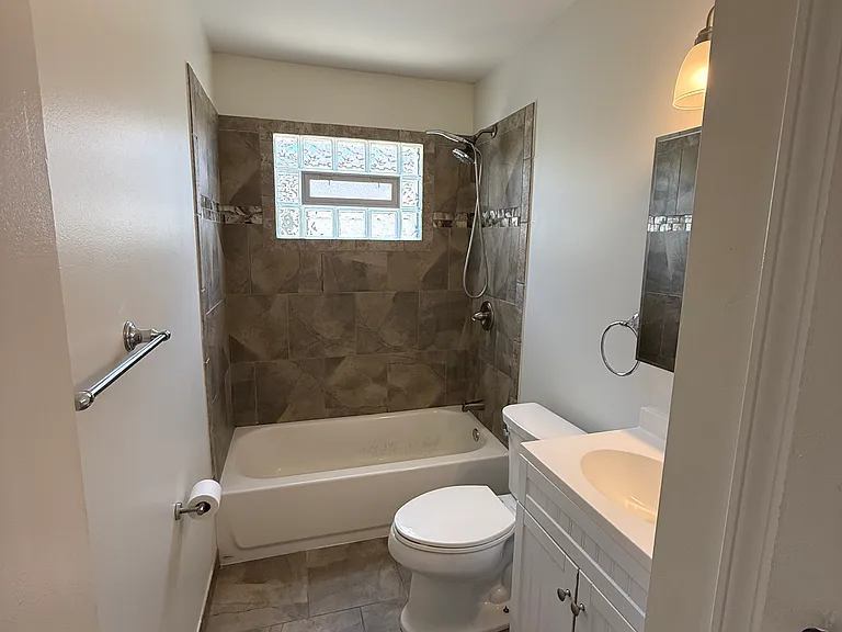 4653 Raymond Ave — Photo 11