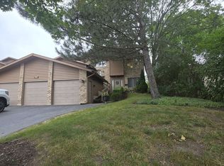 423 S 3rd St #2, Saint Charles, IL 60174
