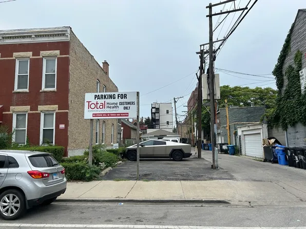 2414 W Augusta Blvd, Chicago, IL 60622