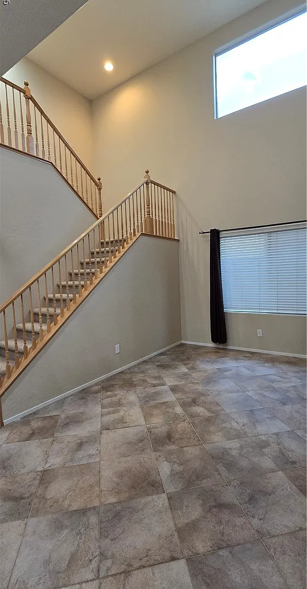 3 bed, 2.5 bath, 1950 sqft, $1,995 — Photo 4