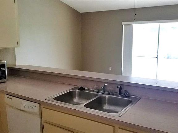3rd image of 660 Loma Bonita Dr