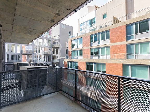 4th image of 42-22 27th St #404