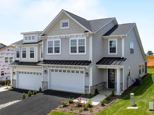 205 Ridgeline Dr, Waynesboro, VA 22980