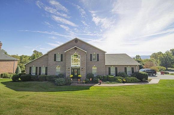 1st image of 1919 Millbrook Dr