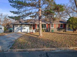 1578 SW Glendale Dr, Topeka, KS 66604