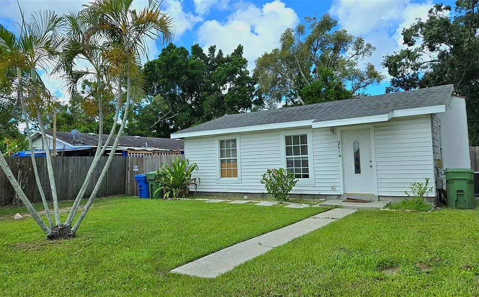 2014 10th St W #B