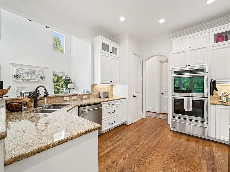 7517 Henson Forest Dr — Photo 8