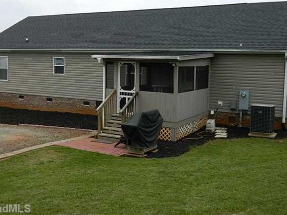 2nd image of 3392 Rebecca Dr
