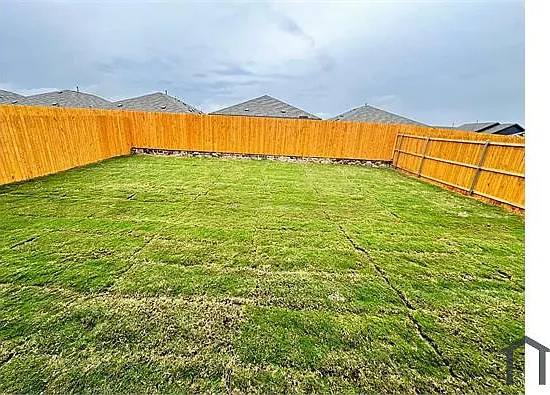 1702 Crossbill St — Photo 1
