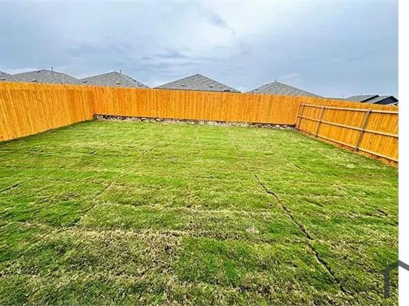 1702 Crossbill St, Forney, TX 75126