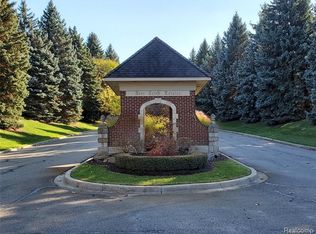 5150 Abbey Rd, Rochester, MI 48306