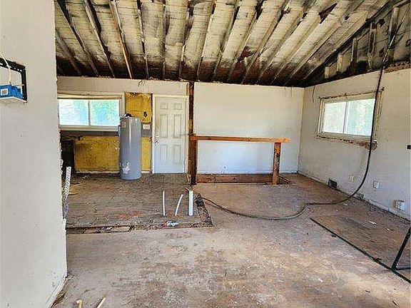 2nd image of 2125 Glendale Dr