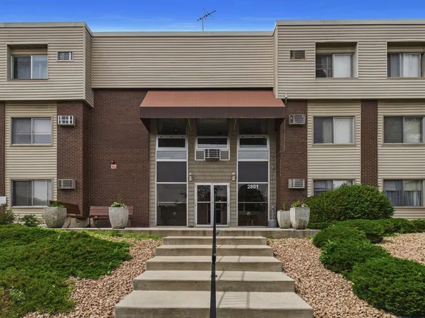 2801 Flag Ave N APT 222, New Hope, MN 55427